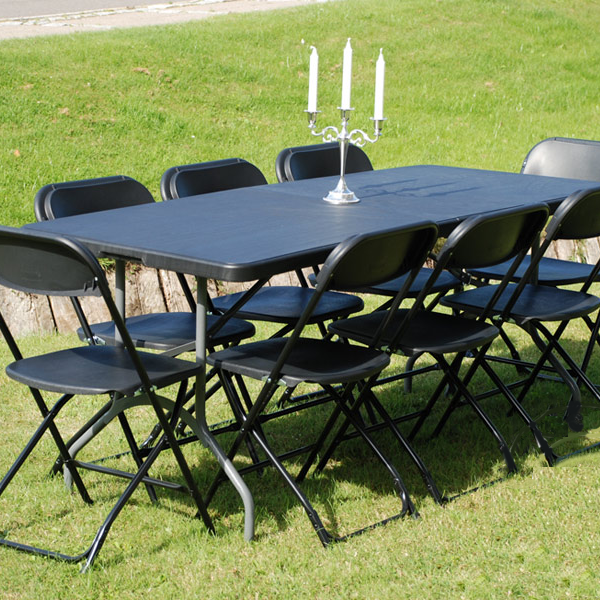 Choosing and Maintaining the Perfect Garden Table for Your Outdoor Space