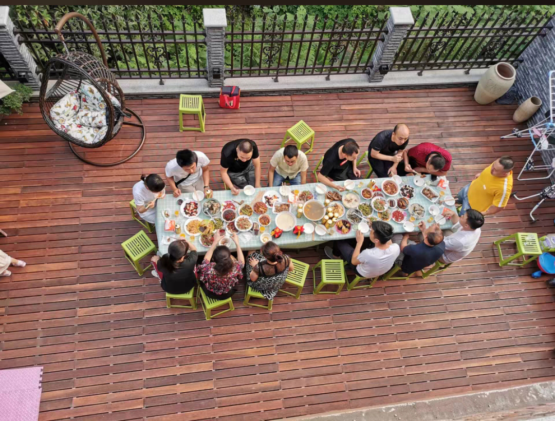 Essential Supplies and Tips for Hosting a Memorable Backyard Party